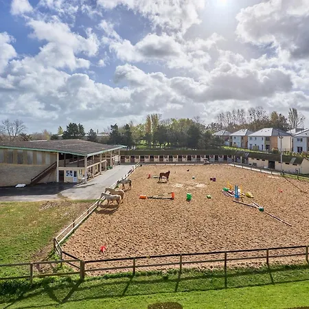 - à 500m De La * Courseulles-sur-Mer