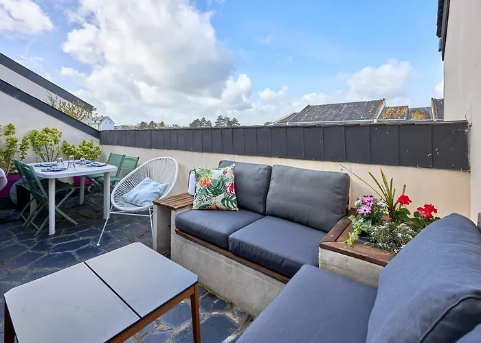 - A 500m De La * كورسول-سور-مار