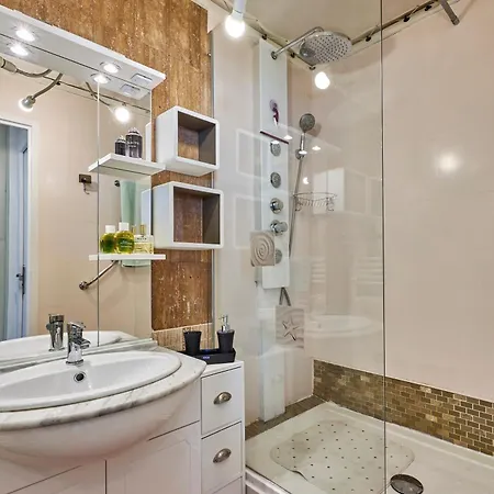 - A 500m De La Courseulles-sur-Mer