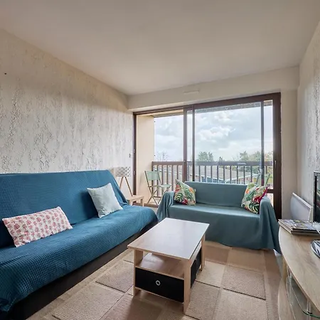 - A 500m De La Courseulles-sur-Mer